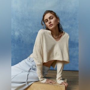 white urban outfitters notch neck cropped sweater size medium